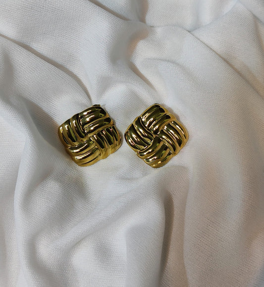 Anti Tarnish Ribbed Square Golden Earrings Stud Set