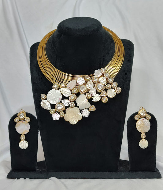 Luxurious Fusion Floral Necklace and Earring Set